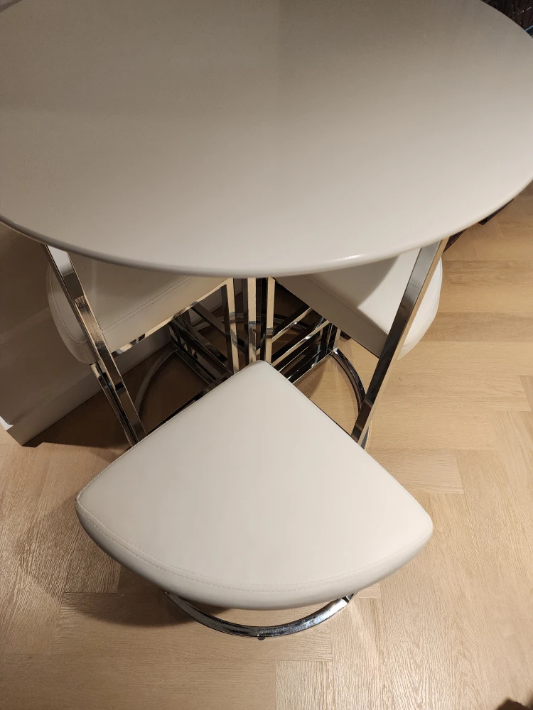 Round Table with 4 Stools - photo 2