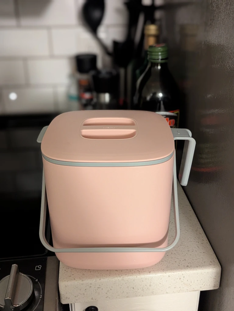 2.6L Square Pink Kitchen Compost Bin (Unused).