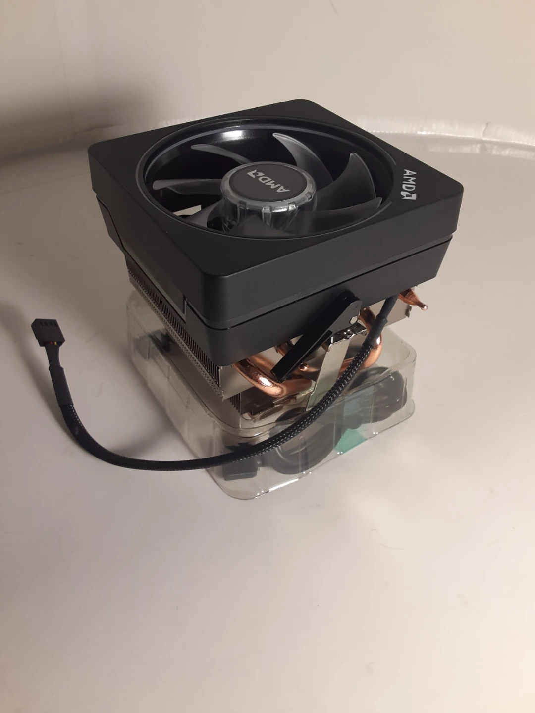 AMD Wraith Prism LED RGB CPU Cooler - photo 4