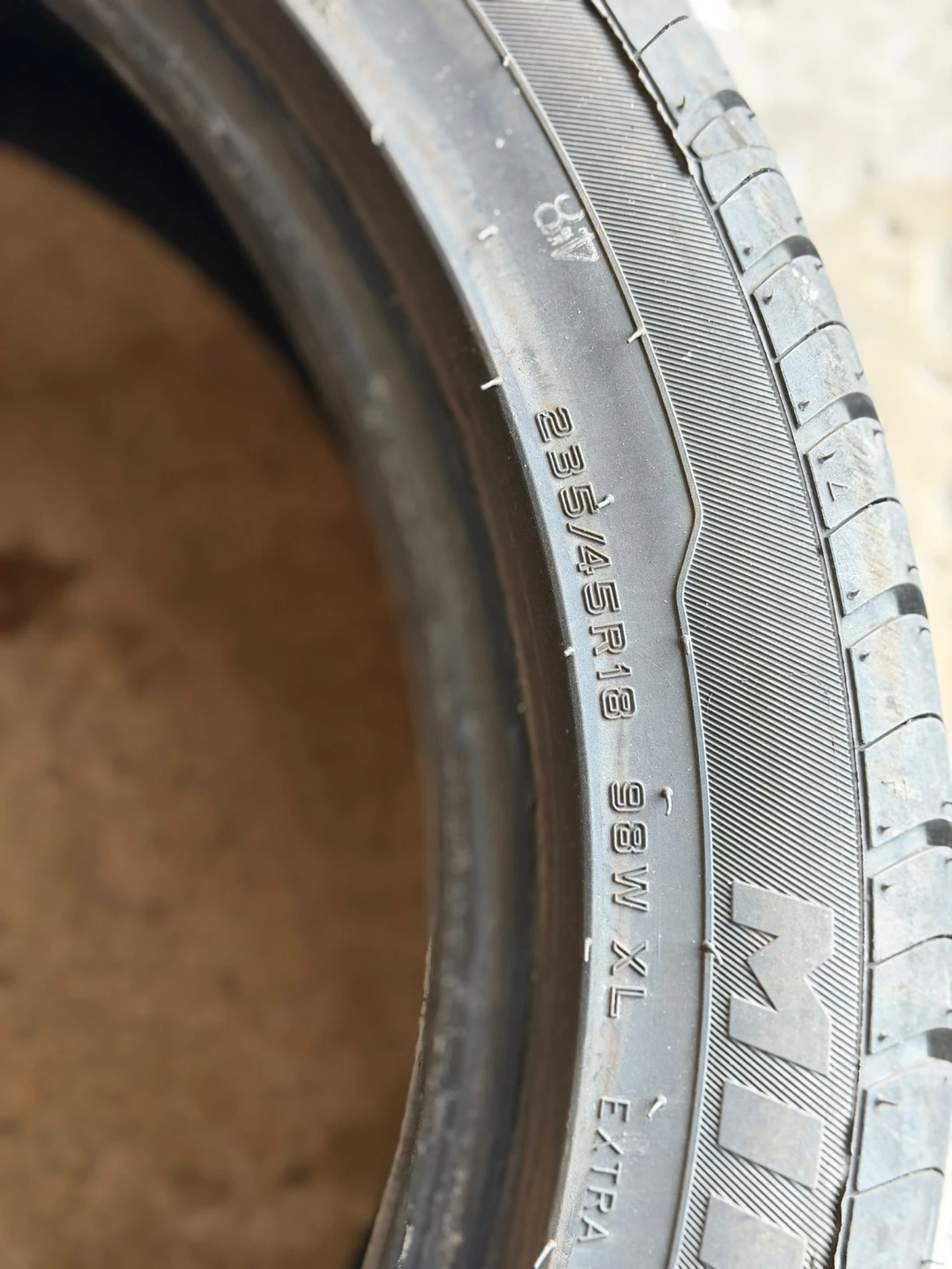 Mirage 235/45R18 98W XL Tire