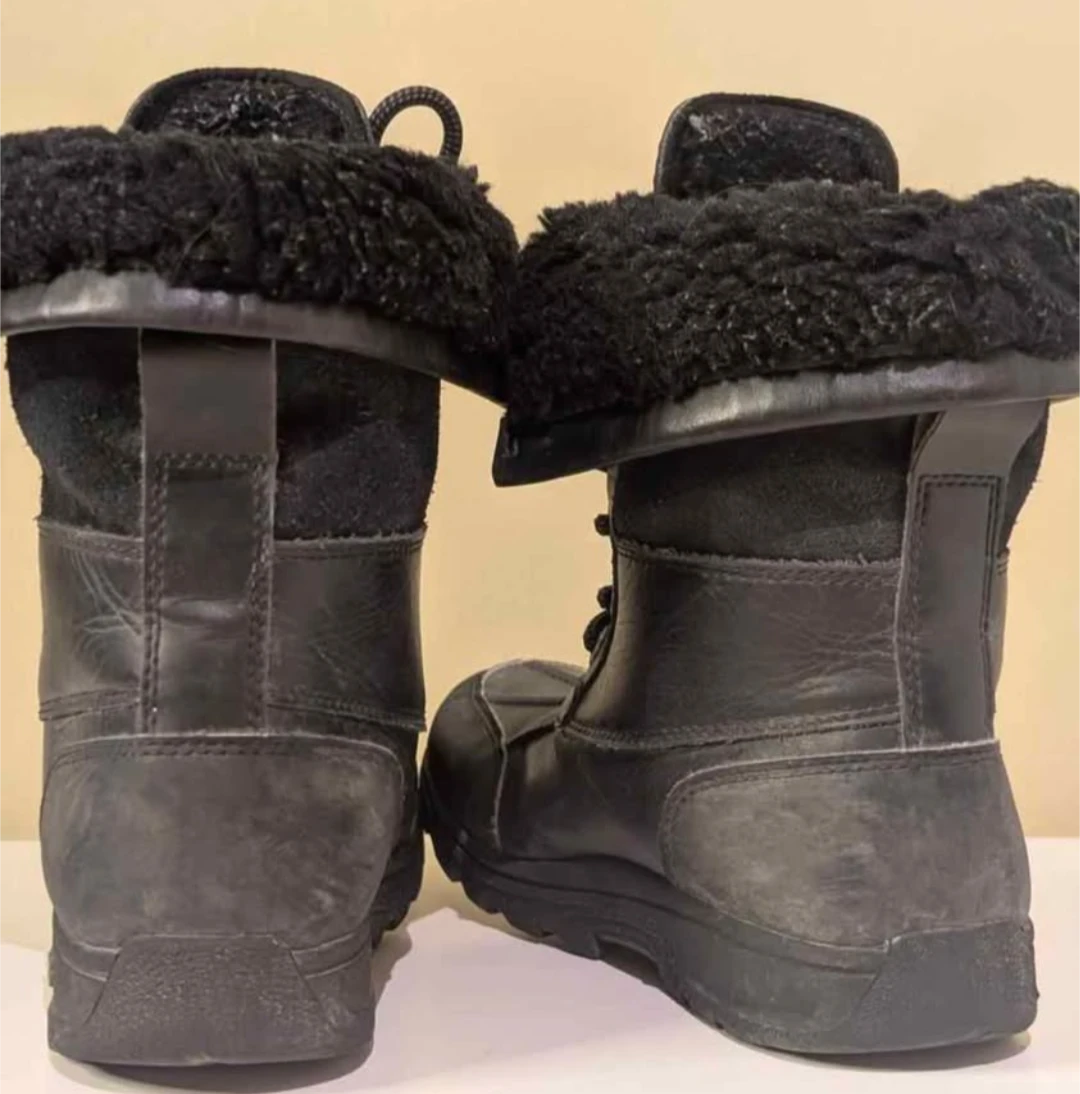 UGG Waterproof Winter Boots Black Size 1 Youth - photo 2