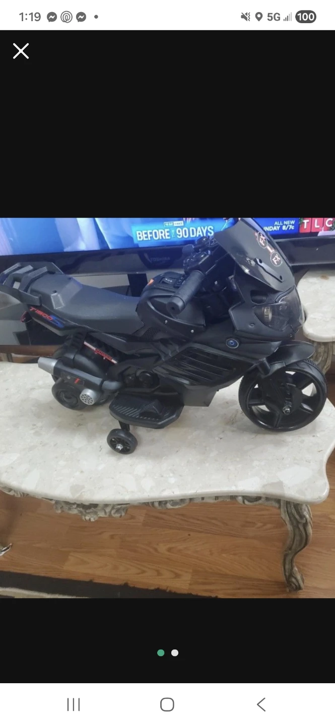 Kids Ride-On Motorcycle Toy have a scratch from shipping