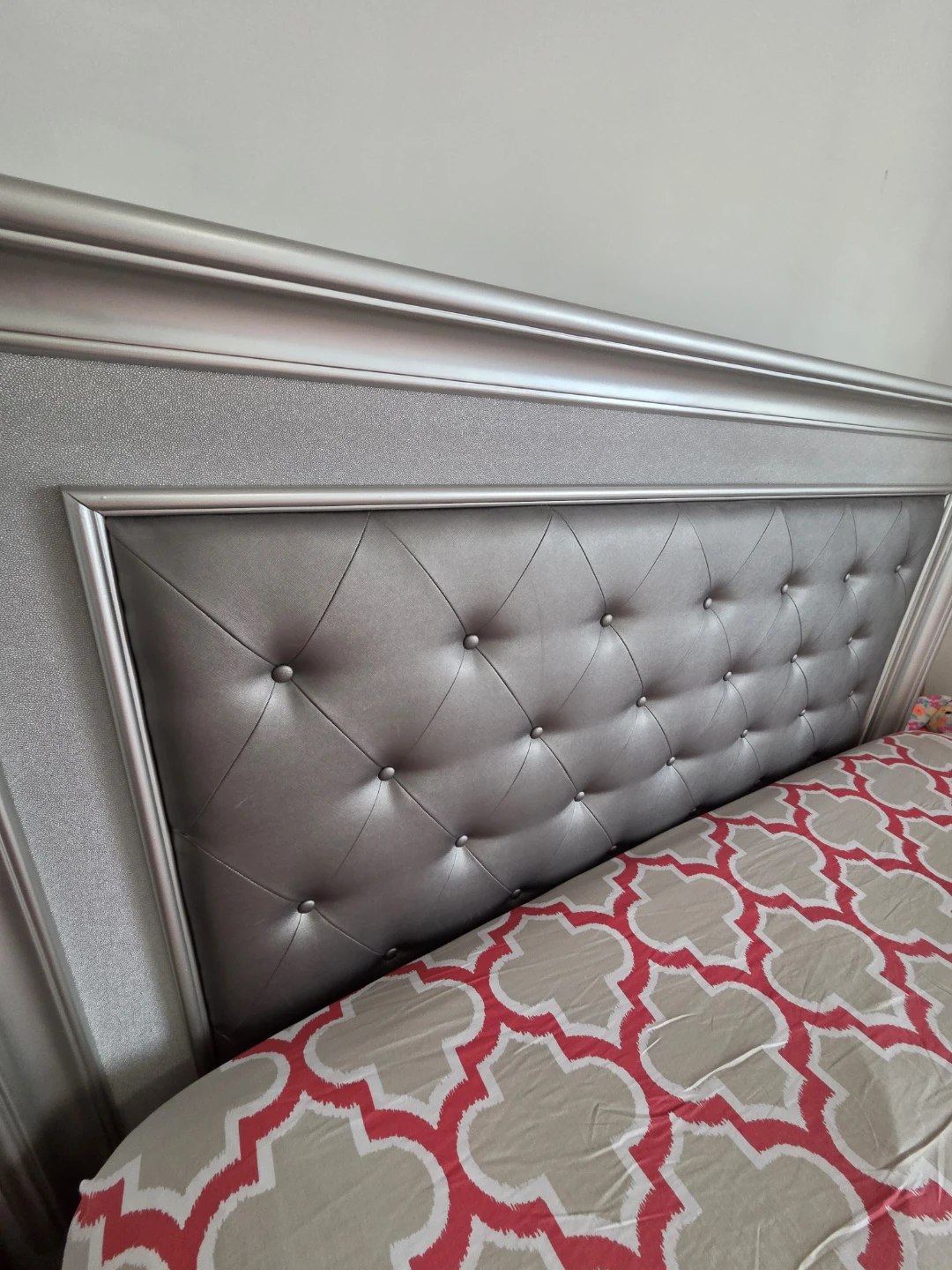 King size Silver Tufted Headboard Bed Frame+boxes - photo 2