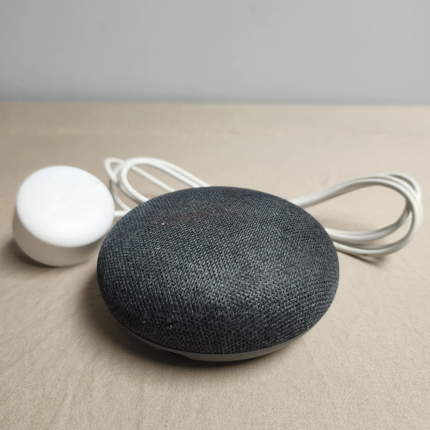 Google Nest Mini (2nd Gen) Smart Speaker - Charcoal - photo 2