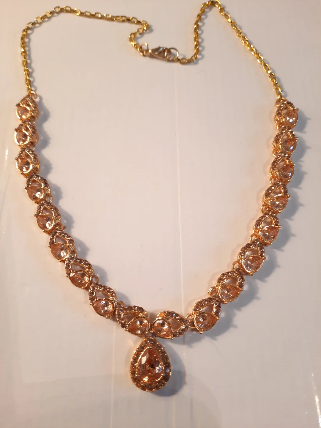 Champagne tone gold neclase