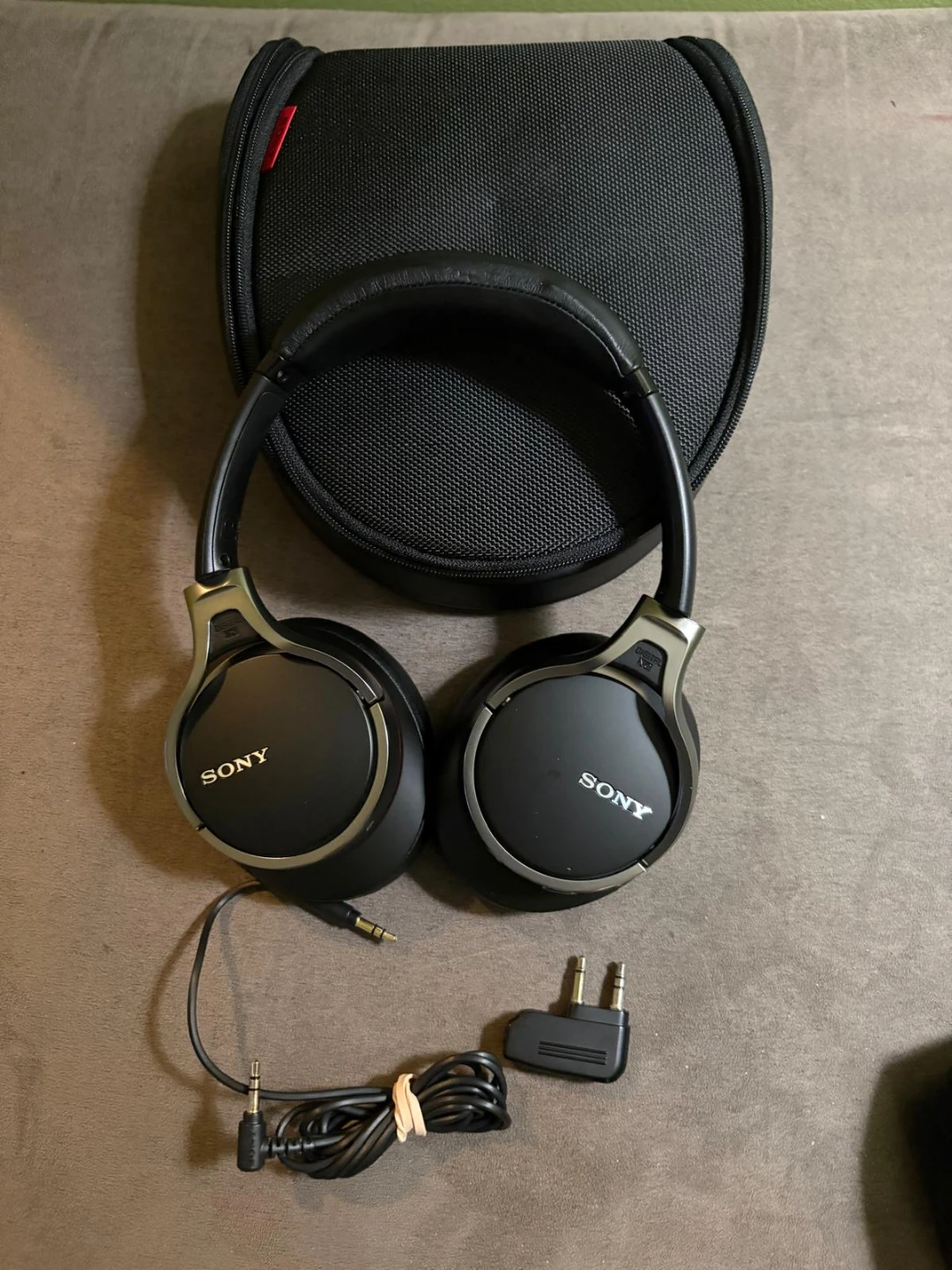 Sony Wireless Noise Cancelling Headphones with Case - photo 3
