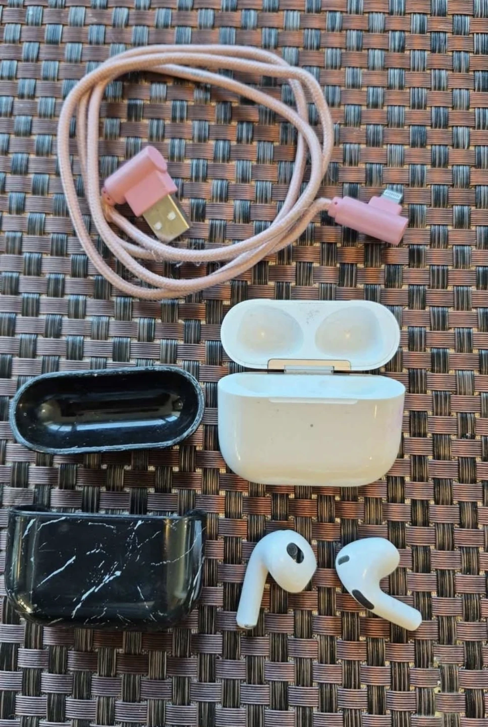 Apple AirPods Pro (2.0Gen) with Charging Case and Marble Cover
