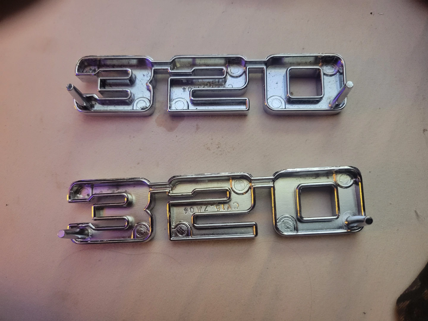 Set of 350 Chrome Emblems - photo 2