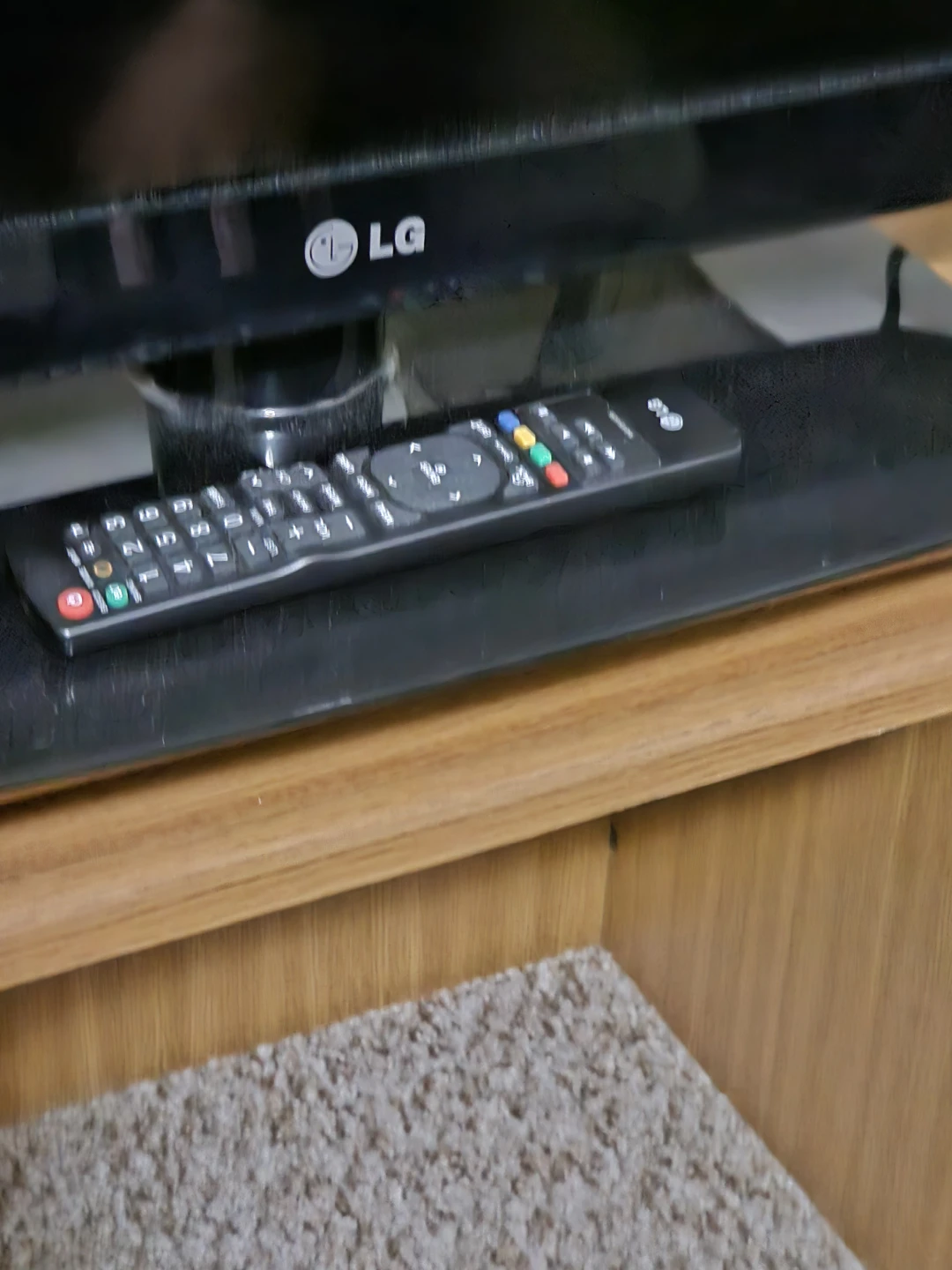 LG 37LD450 37" LCD TV - photo 2