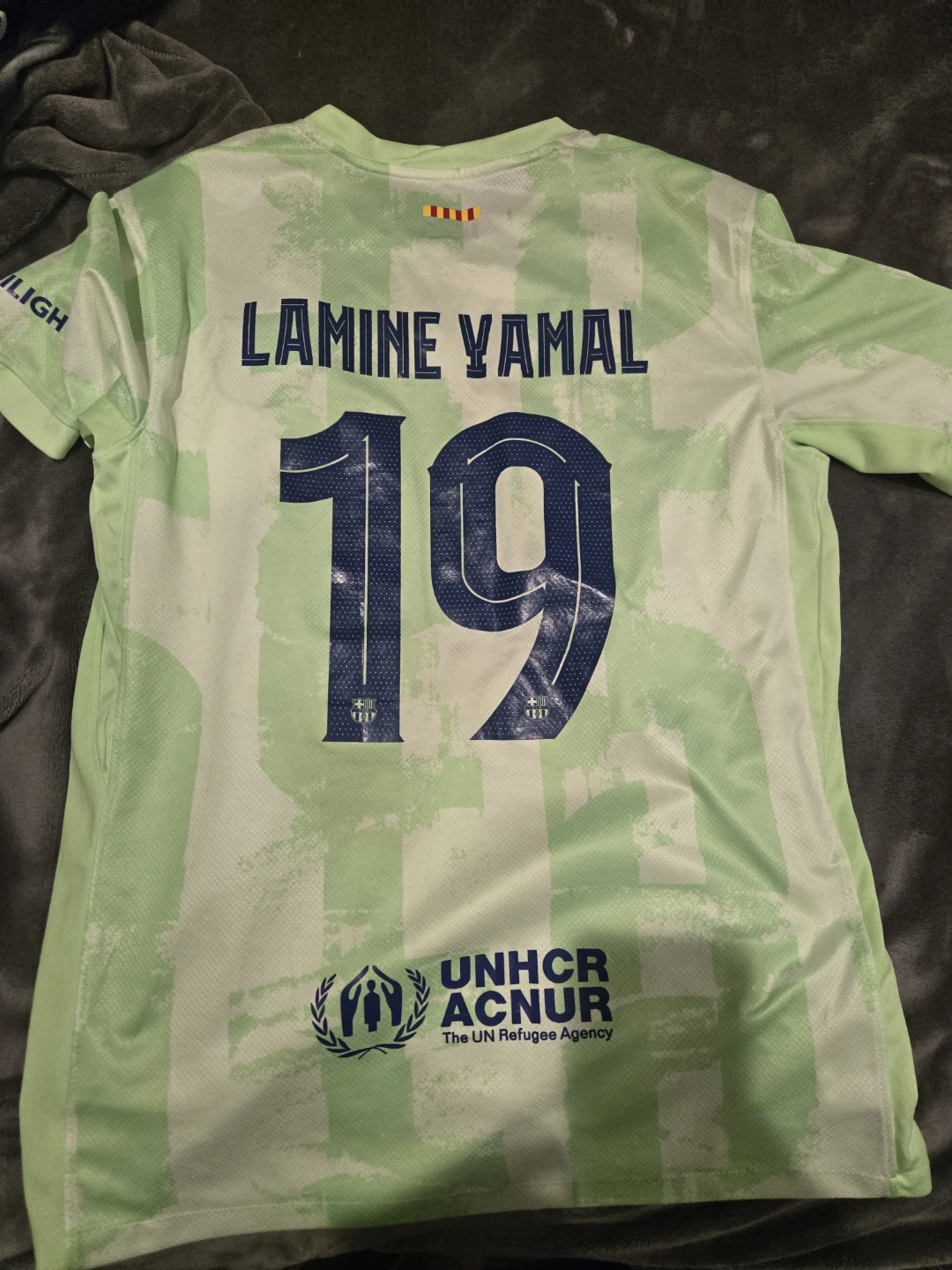 Lamine Yamal #19 Home Soccer Jersey 24/25 $110 - photo 2