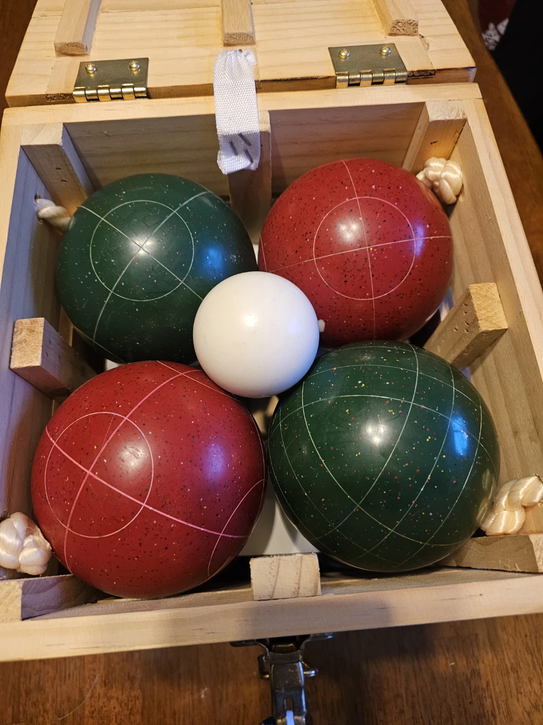 HERITAGE Wooden box Bocce Ball Set with 4 green & 4 red balls