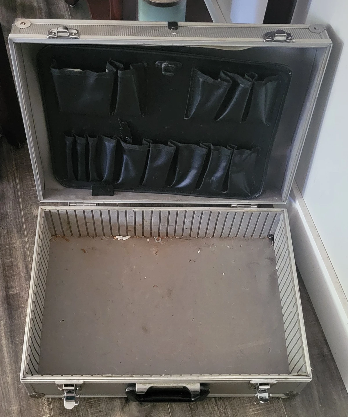 Silver Aluminum Attache Case / Tool Box - photo 5