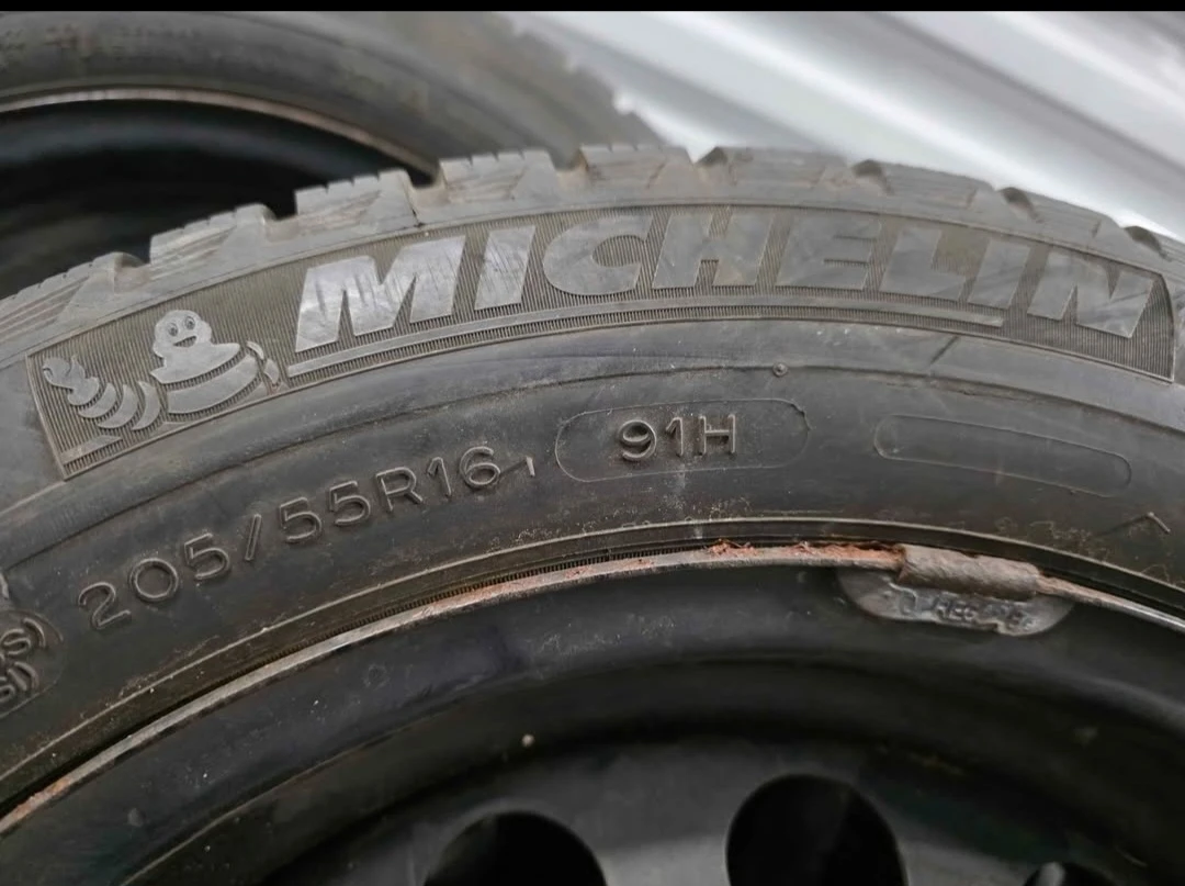 Set of 4 Michelin 205/55R16 Winter Tires on Rims - photo 2