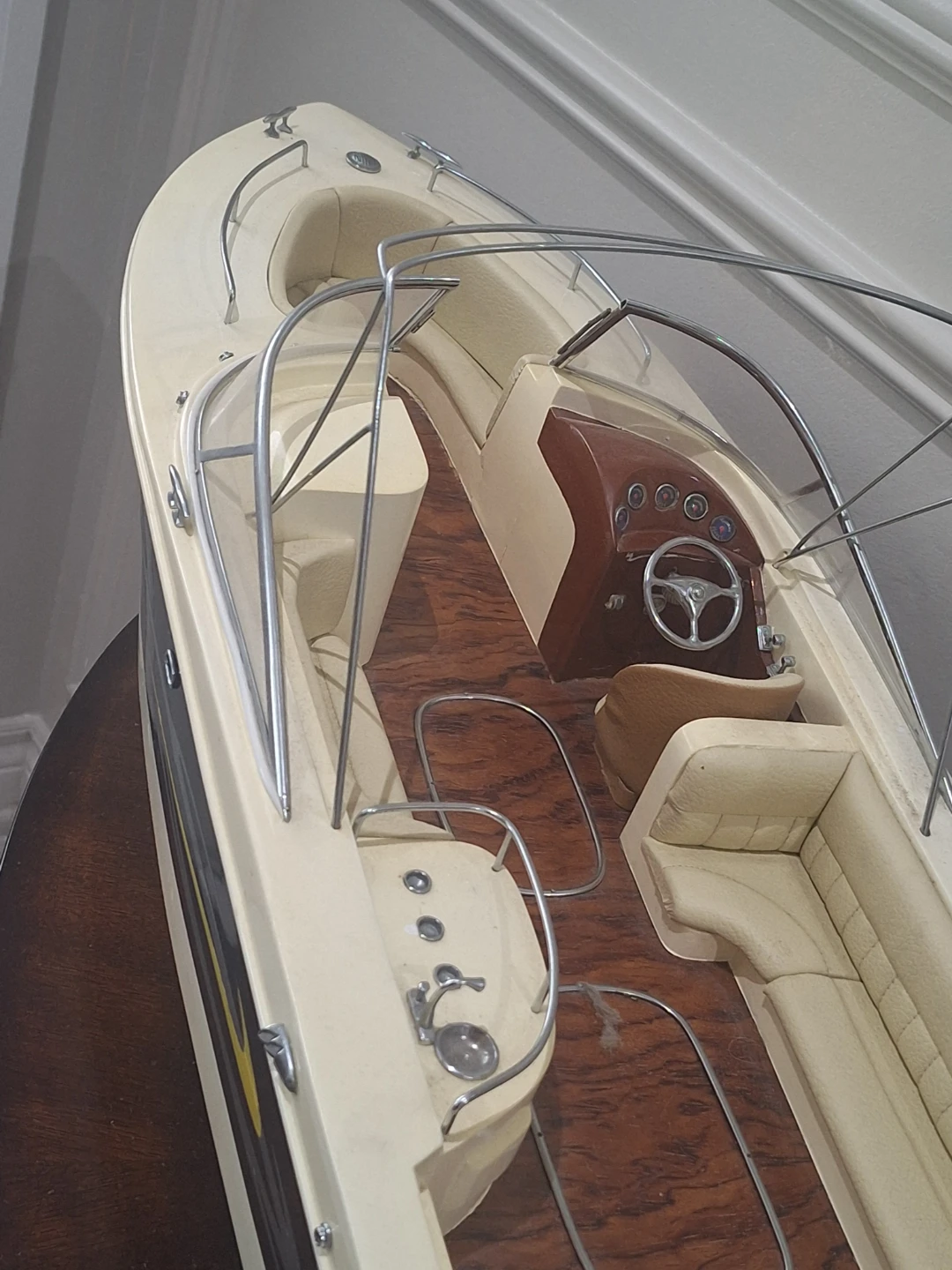 Four Winns Model Boat - photo 3