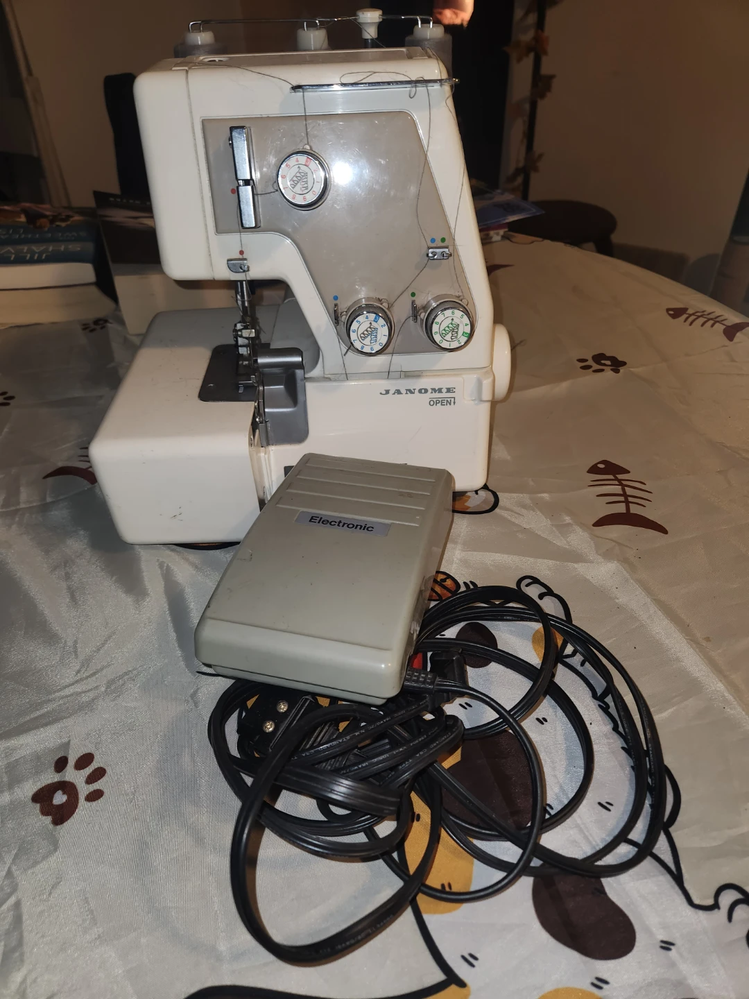 Janome MyLock 203 Serger Overlock Sewing Machine - photo 4