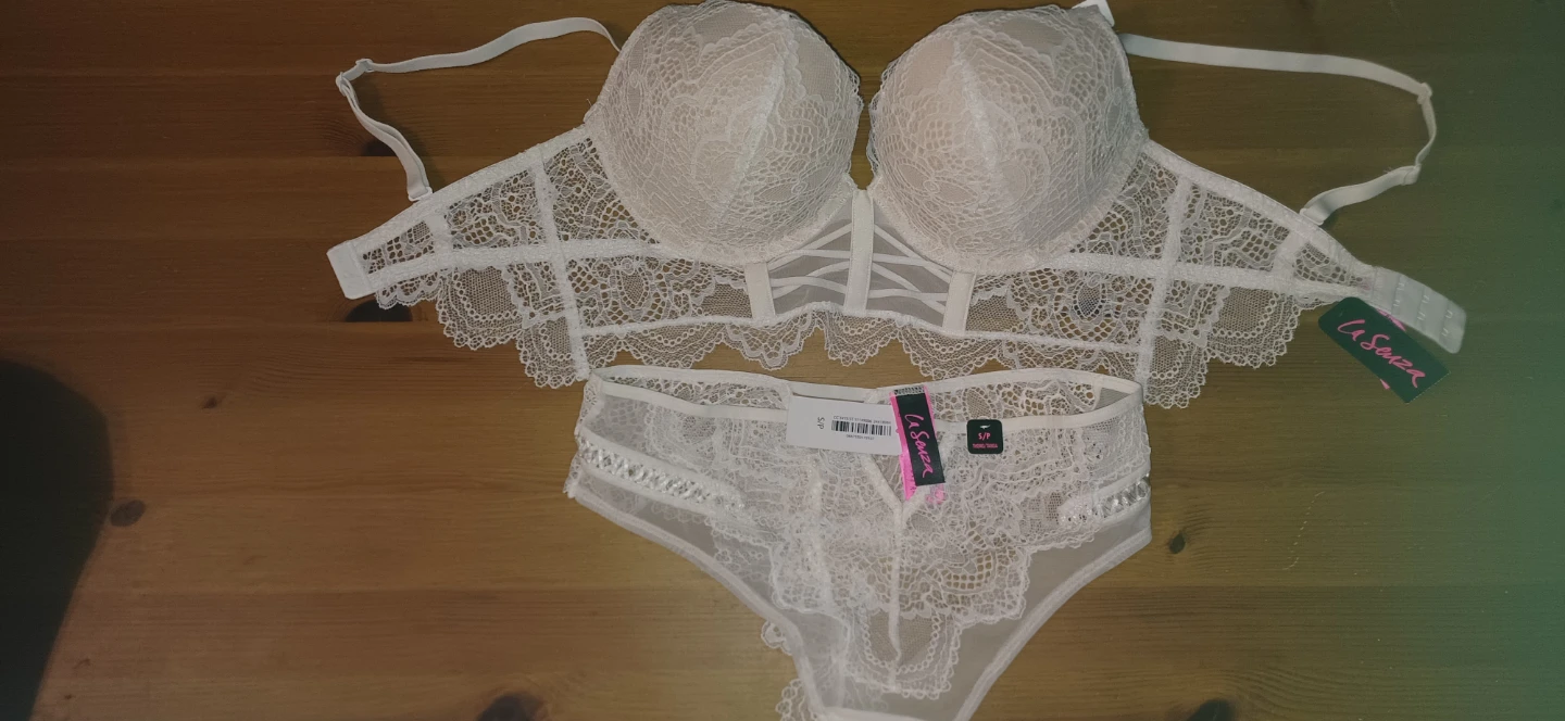 La Senza White Lace Plunge Bra and Panty Set - 32D