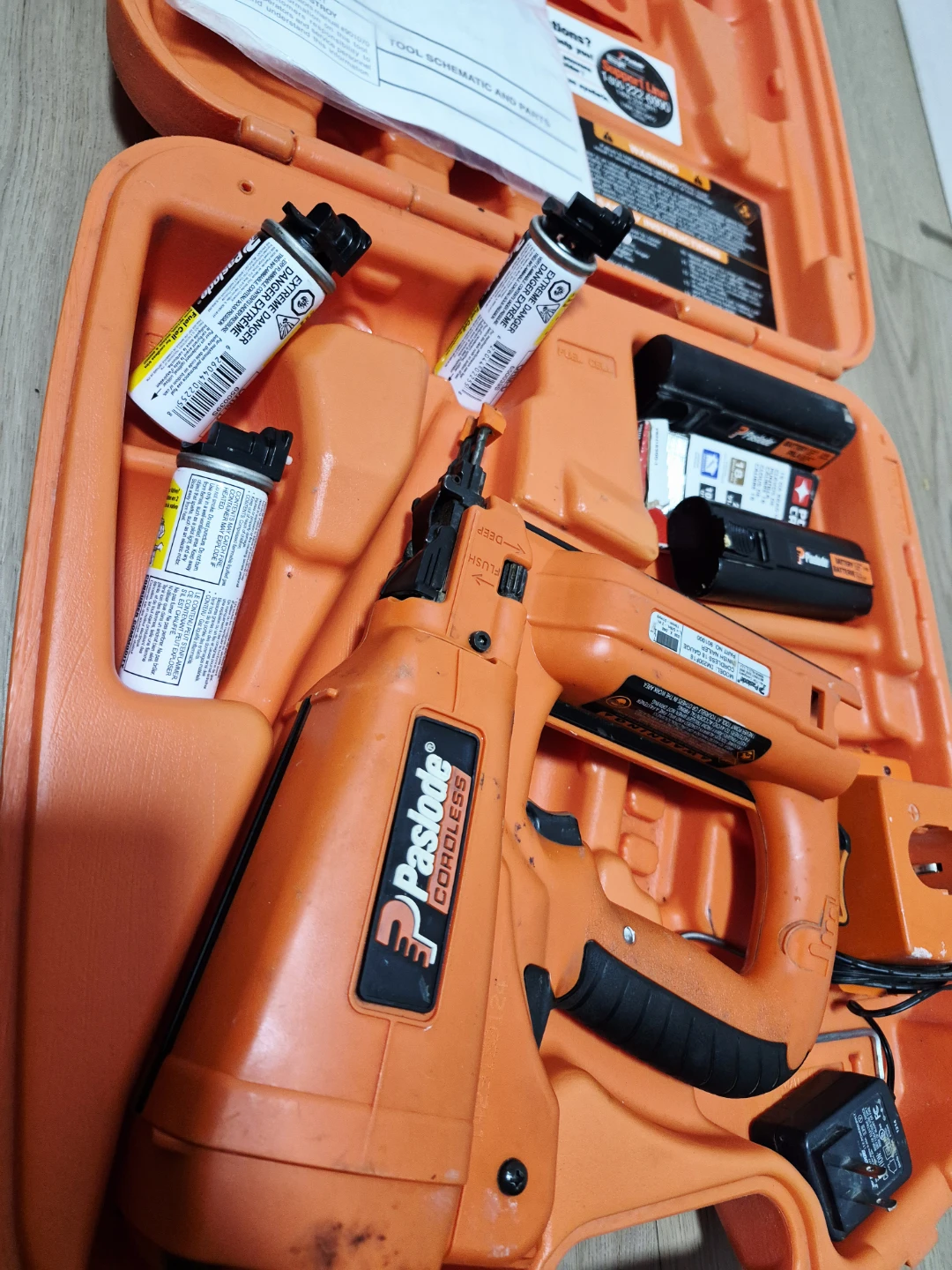 Paslode Cordless Framing Nailer Kit - photo 2
