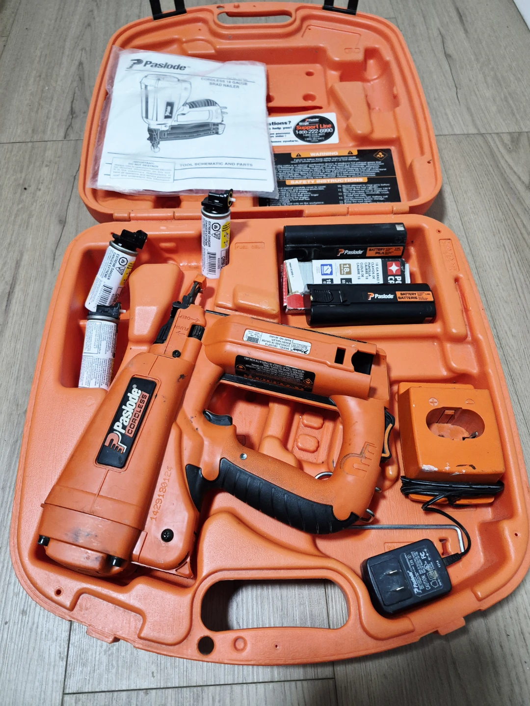 Paslode Cordless Framing Nailer Kit - photo 3
