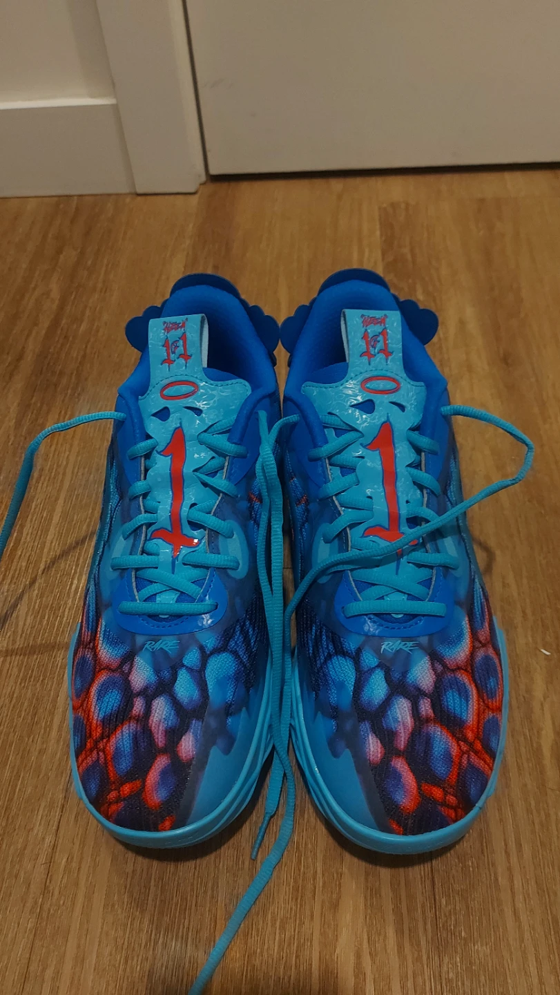 Melo's Basketball shoes- US Size 9.5 - photo 5