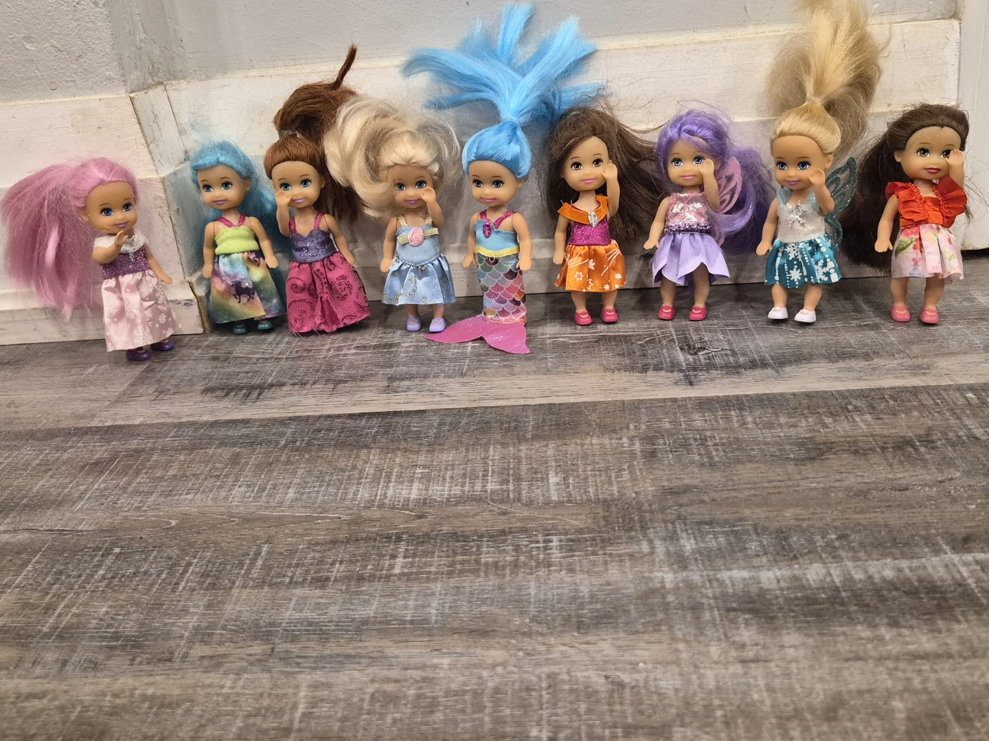 Lot of 8 mini Dolls