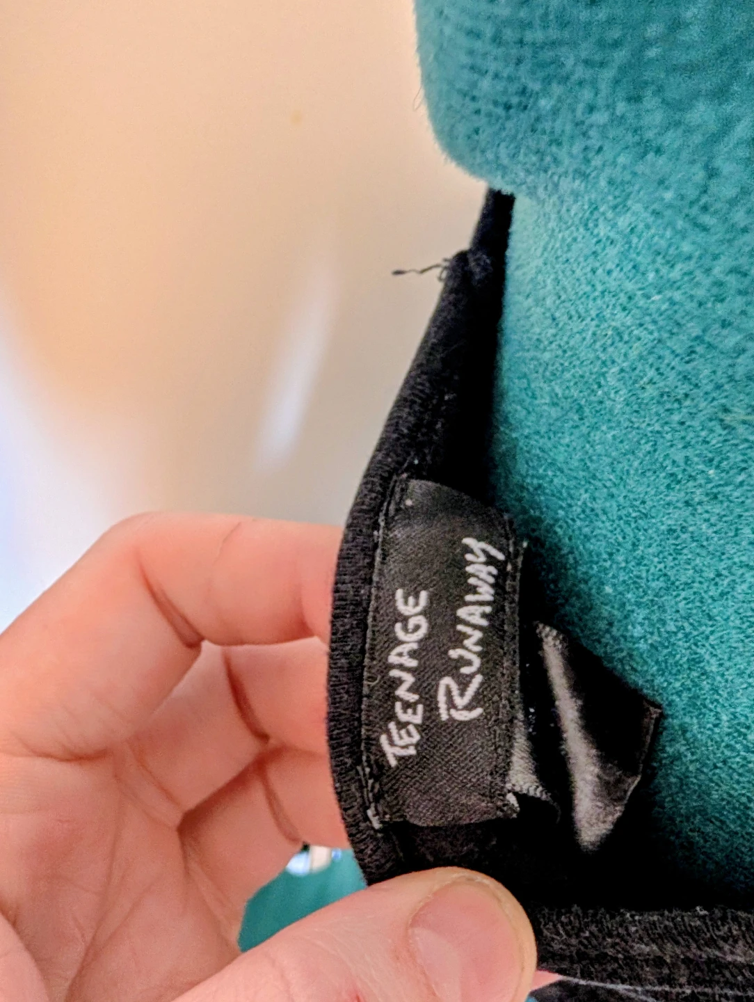 Teenage Runaway "Old Skool" Black Crop Top - photo 3