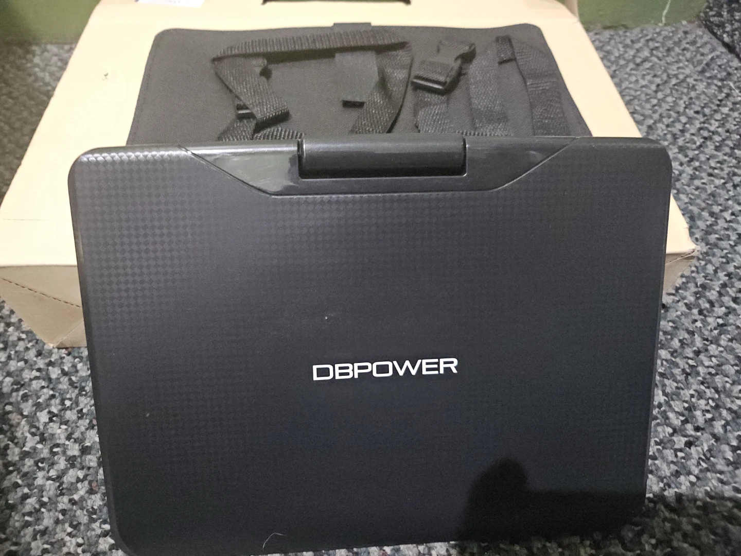 DBPOWER 9" Portable DVD Player