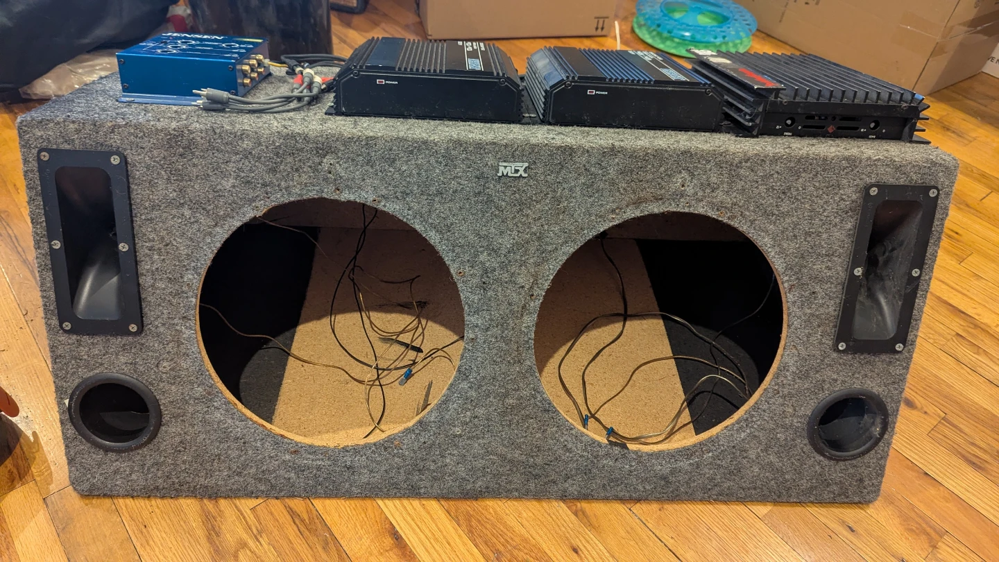 Speaker Box for 12in speakers