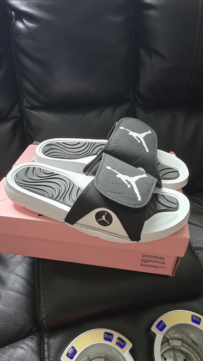 Brand new Jordan Black White Sleepers for sale - photo 2
