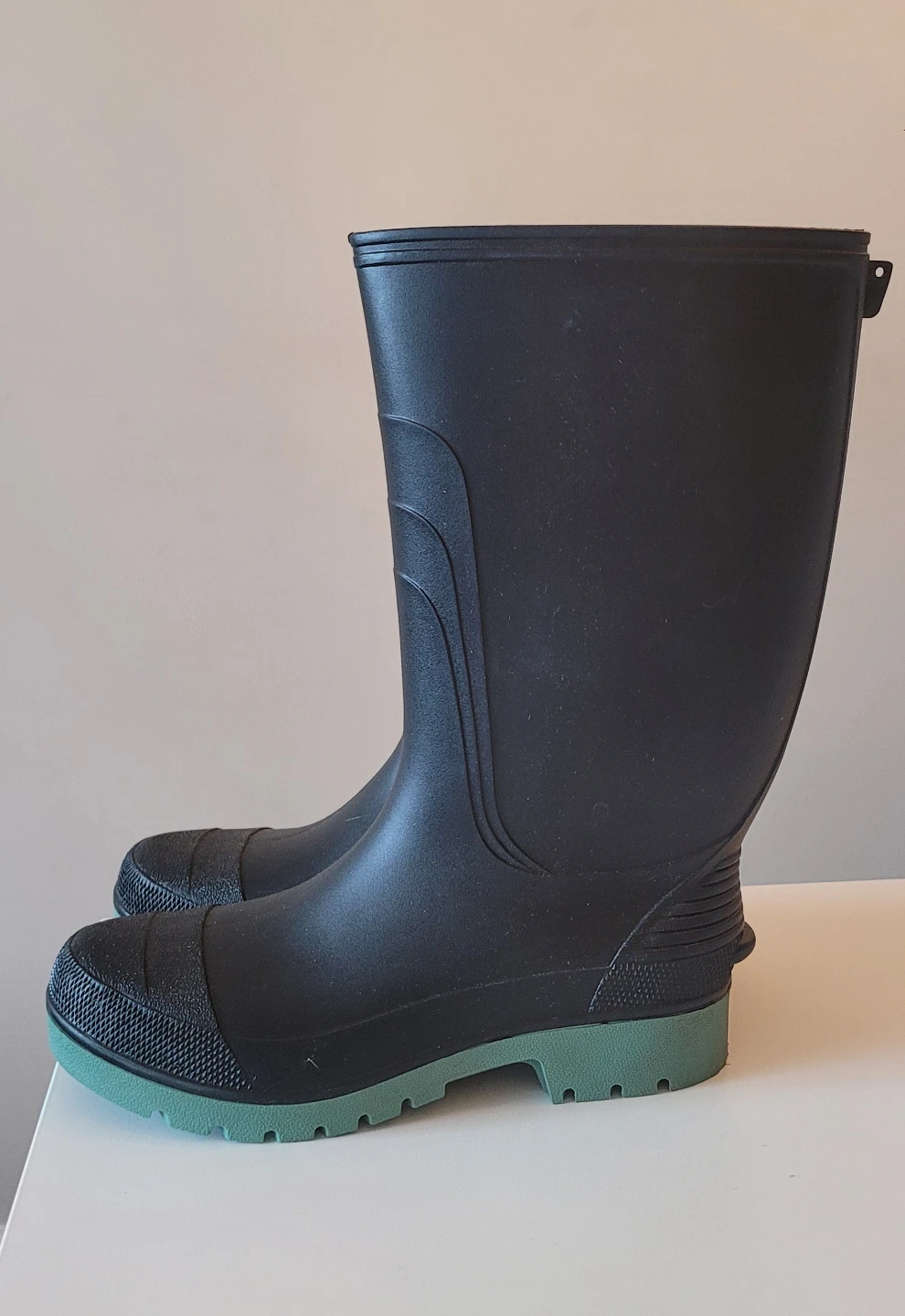 Black Rubber Work Boots Size 7 - photo 2