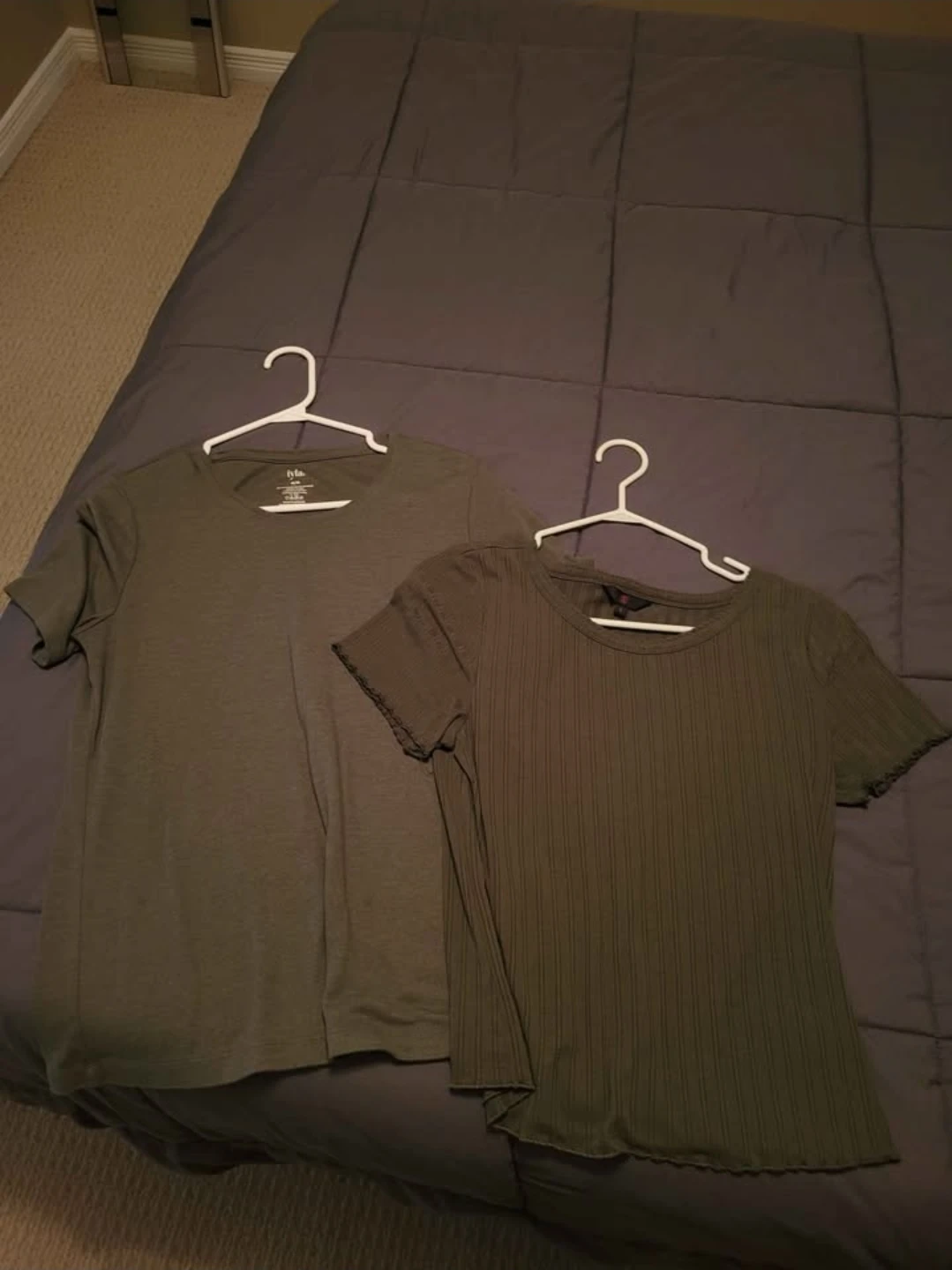 Iyla and No Boundaries T-Shirts - Green