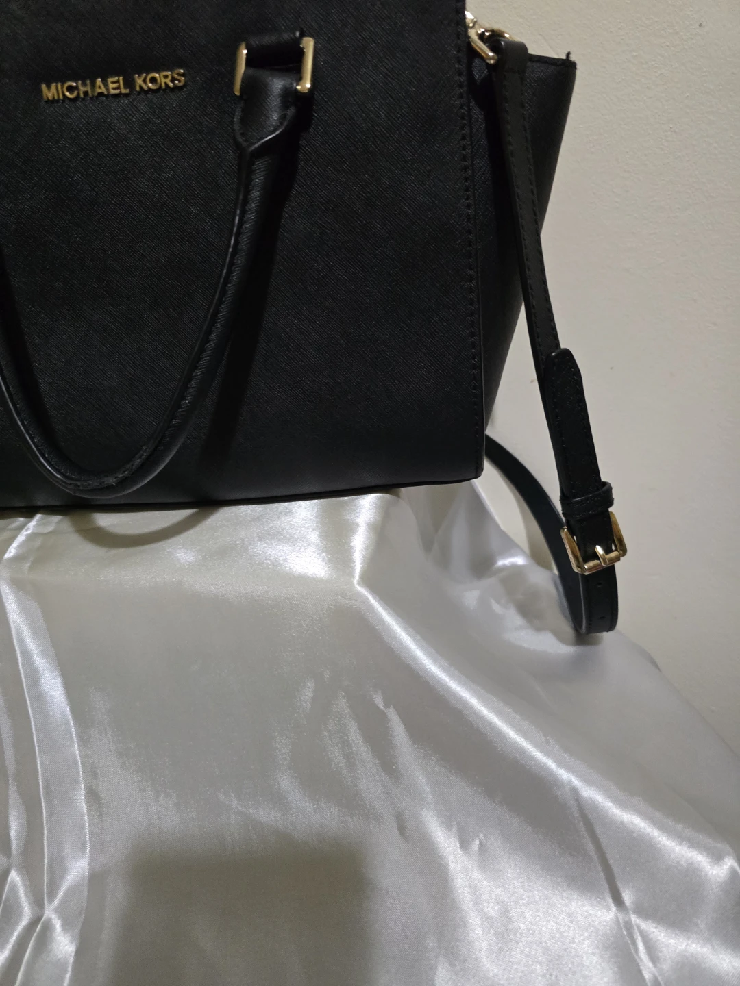 Authentic Michael Kors LARGE Selma Satchel - Black Saffiano - photo 3