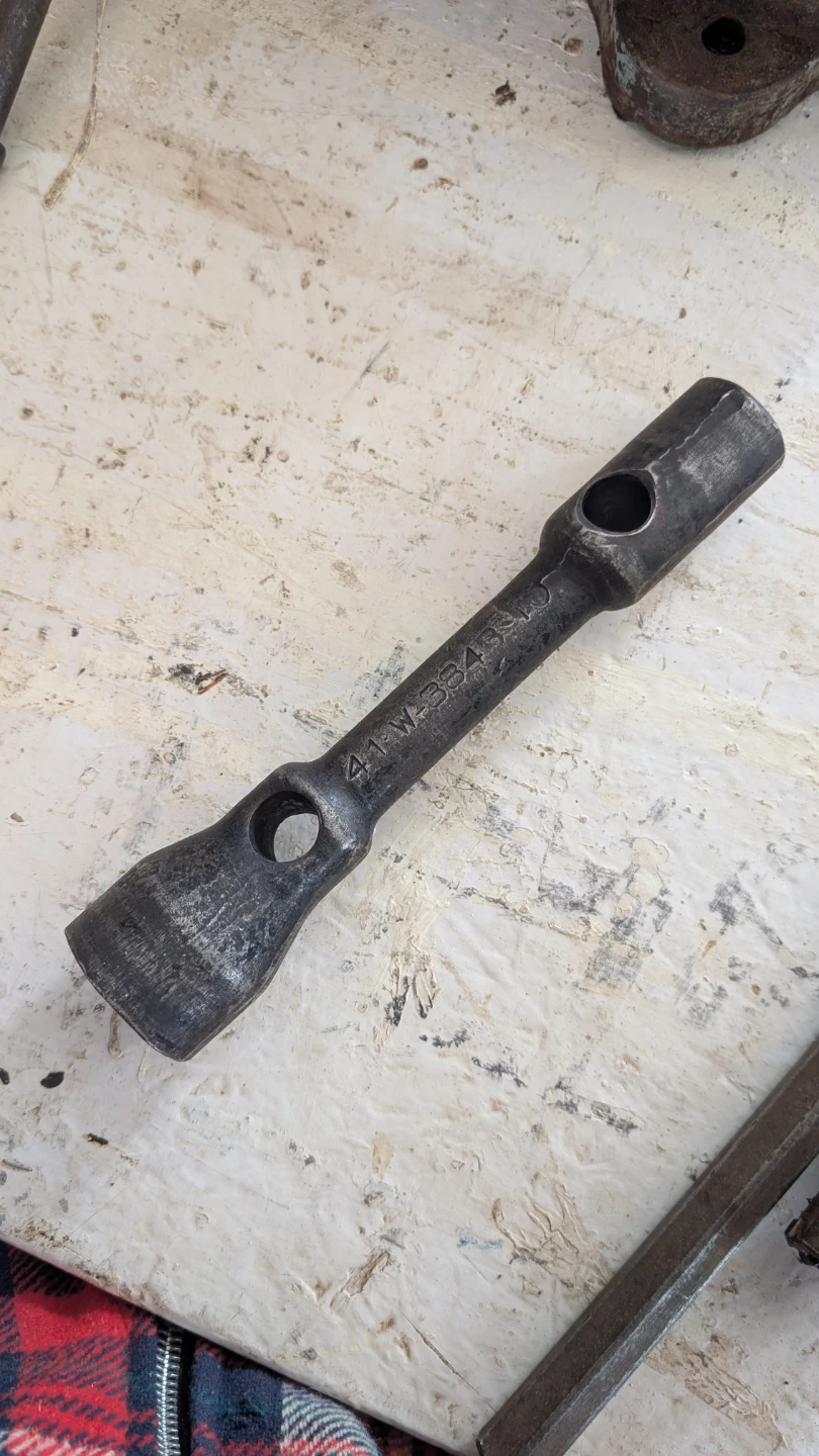 Vintage Double Ended Lug wrench Tool for heavy trucks - photo 2