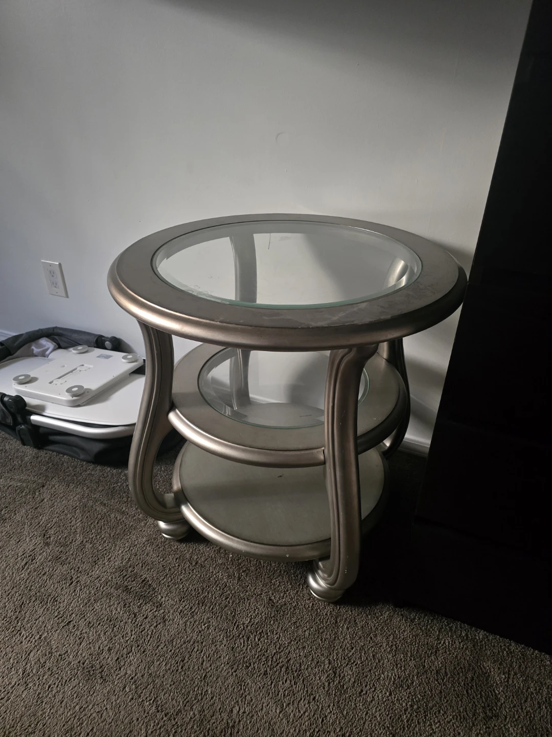 Round End Table with Glass Tops