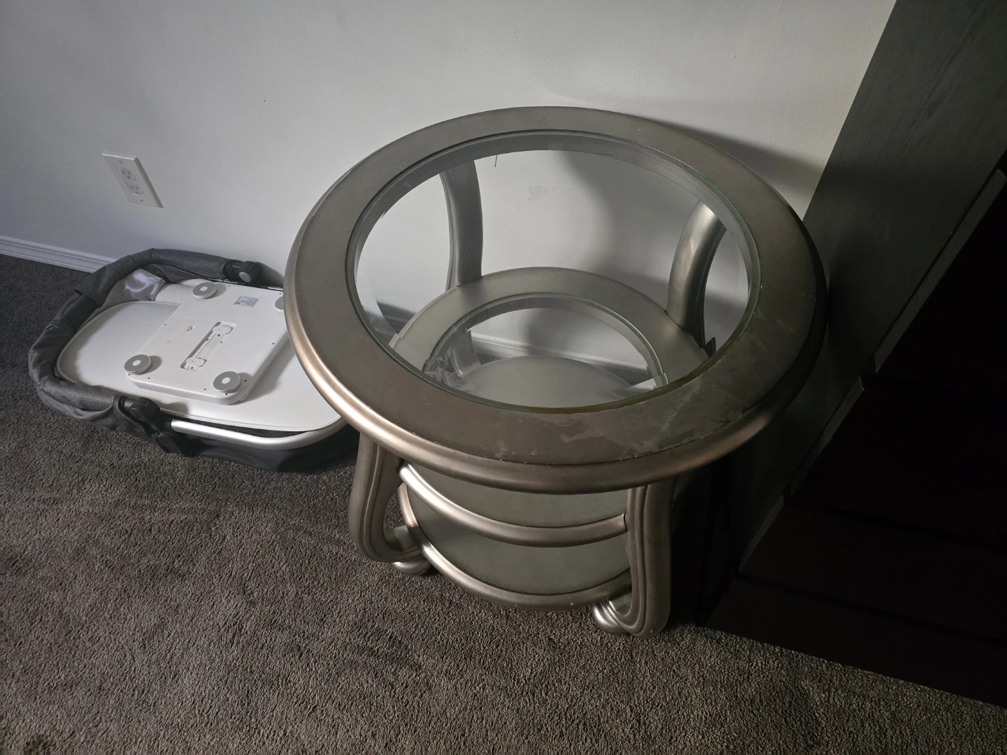 Round End Table with Glass Tops - photo 2