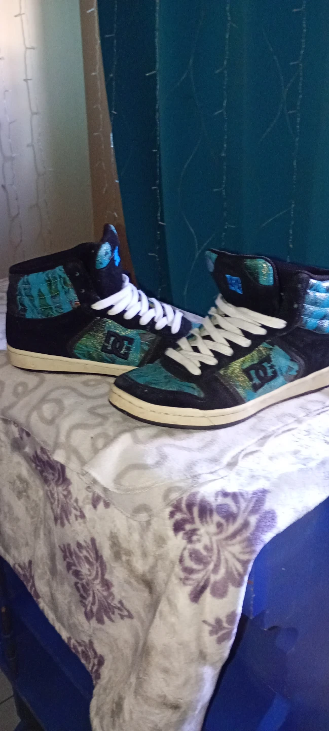 DC Shoes High-Top Sneakers - photo 3