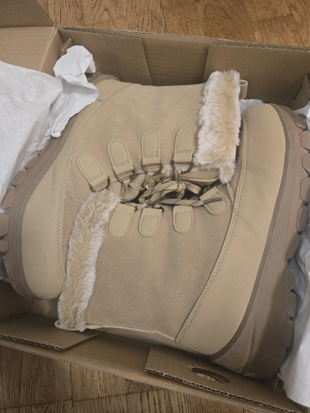 Women's Tan Winter Boots Size 8W