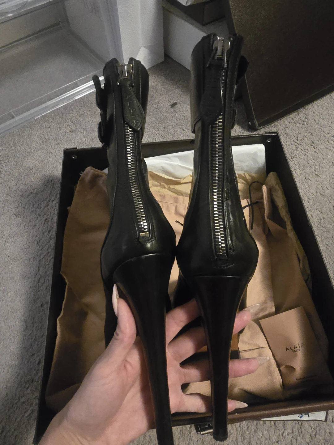 Alaïa Black Leather Platform Lace-Up Ankle Boots Size 39 - photo 2