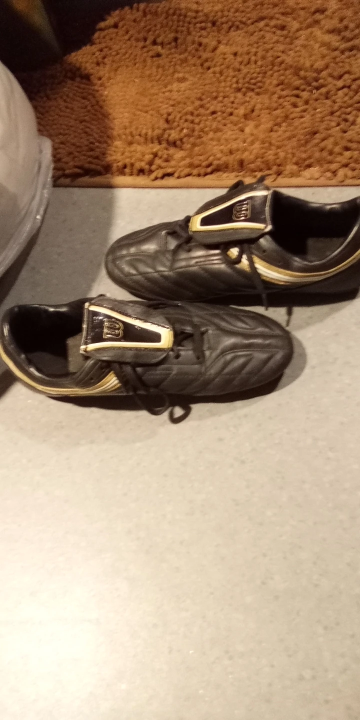*"WILSON" -(CLEATED) SOCCER SHOES* - photo 2