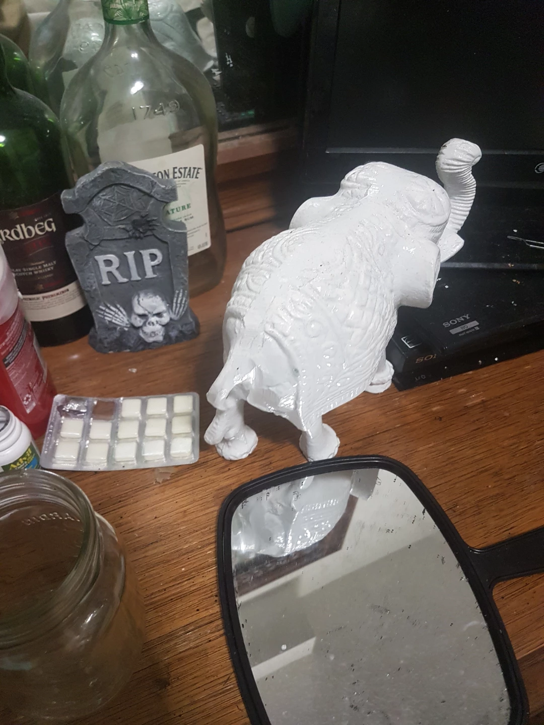 Vintage cast iron White Decorative Elephant Figurine - photo 3