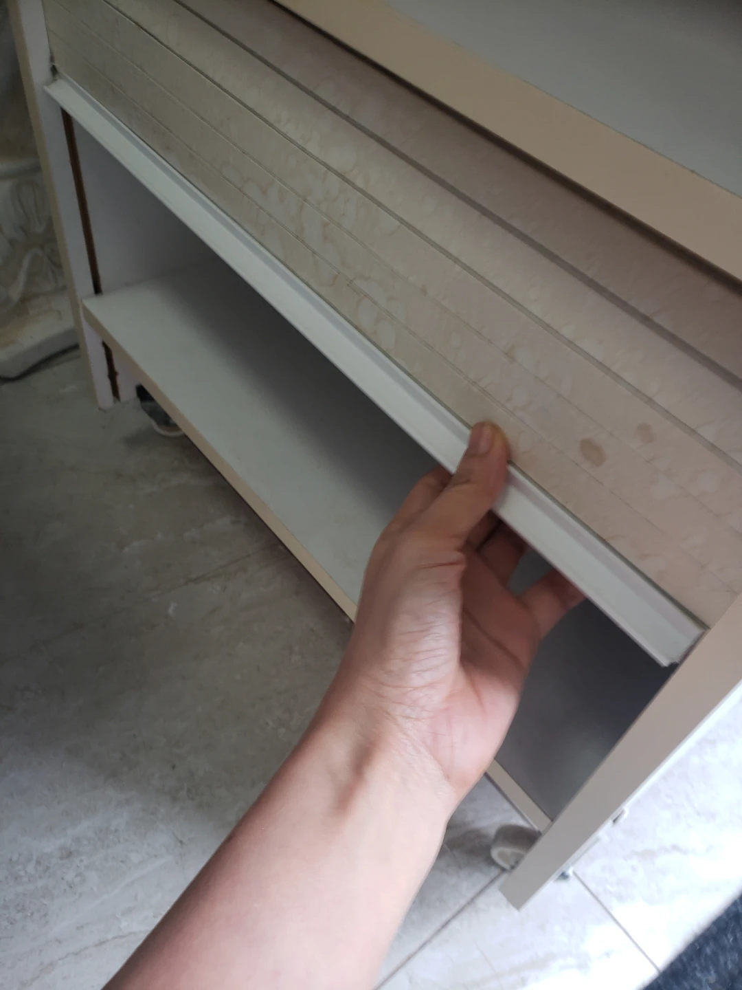 White rolling storage cabinet with drawer - photo 2