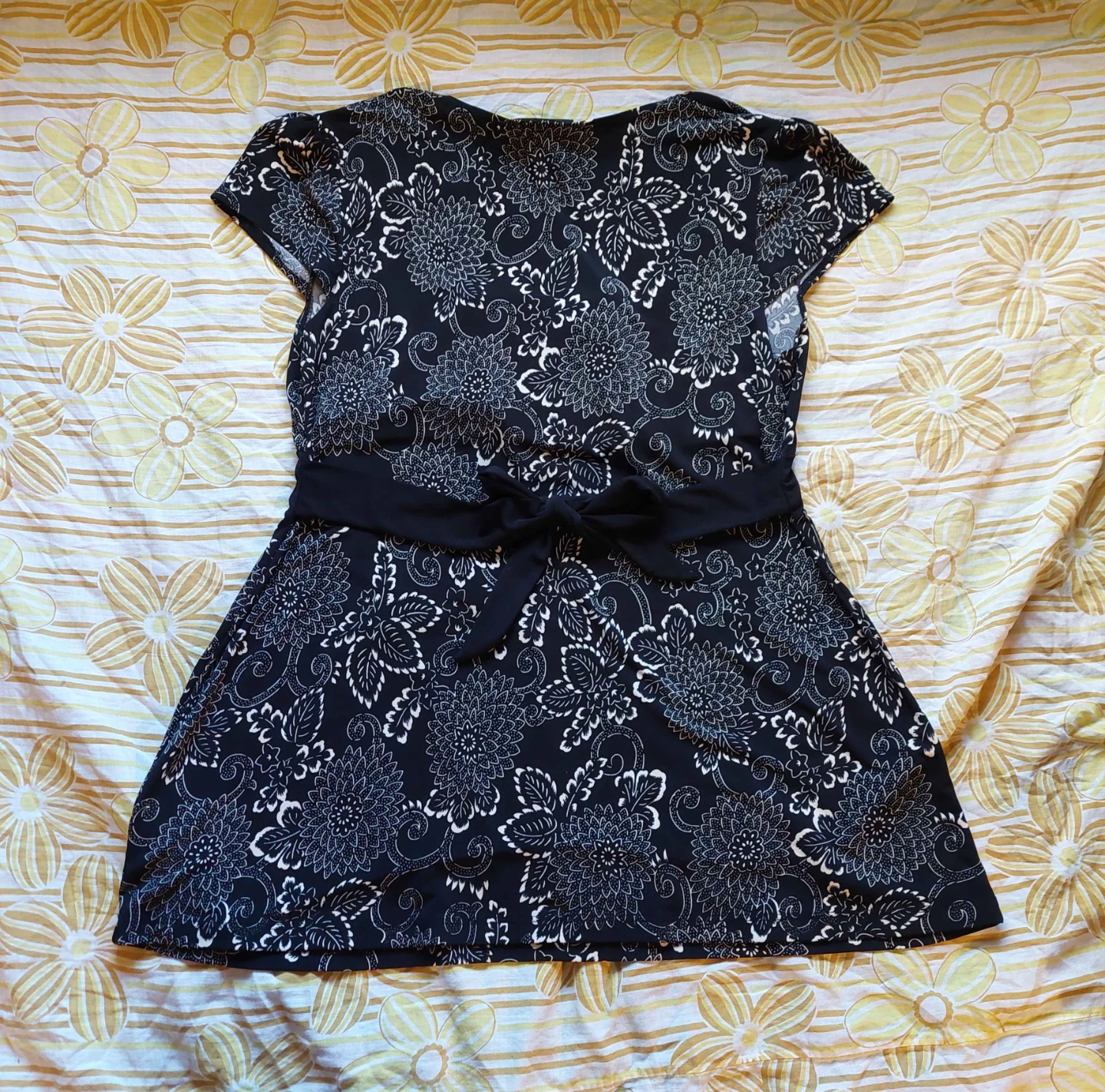 Black and white floral babydoll top with tie back - photo 2