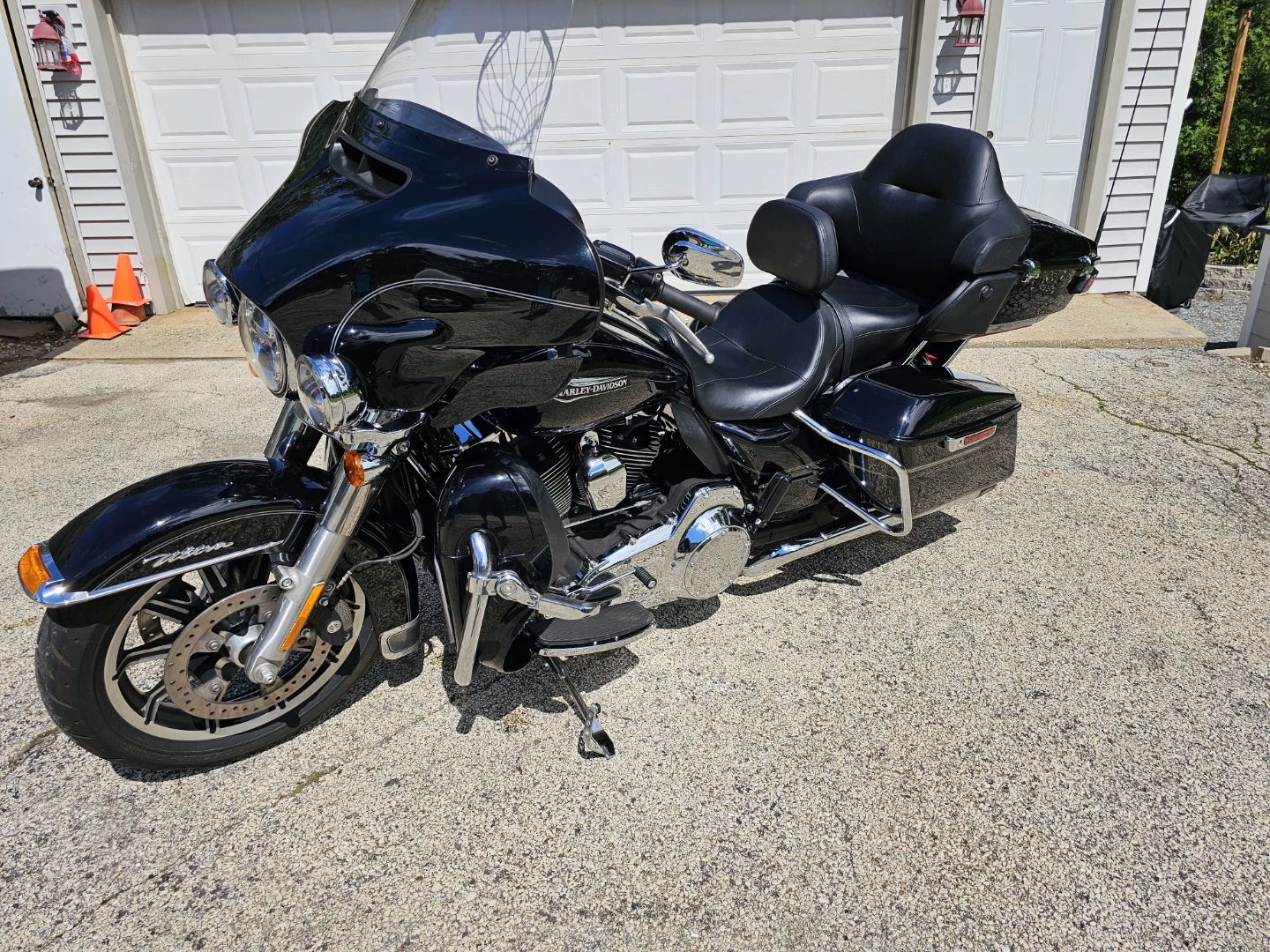 Harley-Davidson Ultra Classic Motorcycle - photo 3