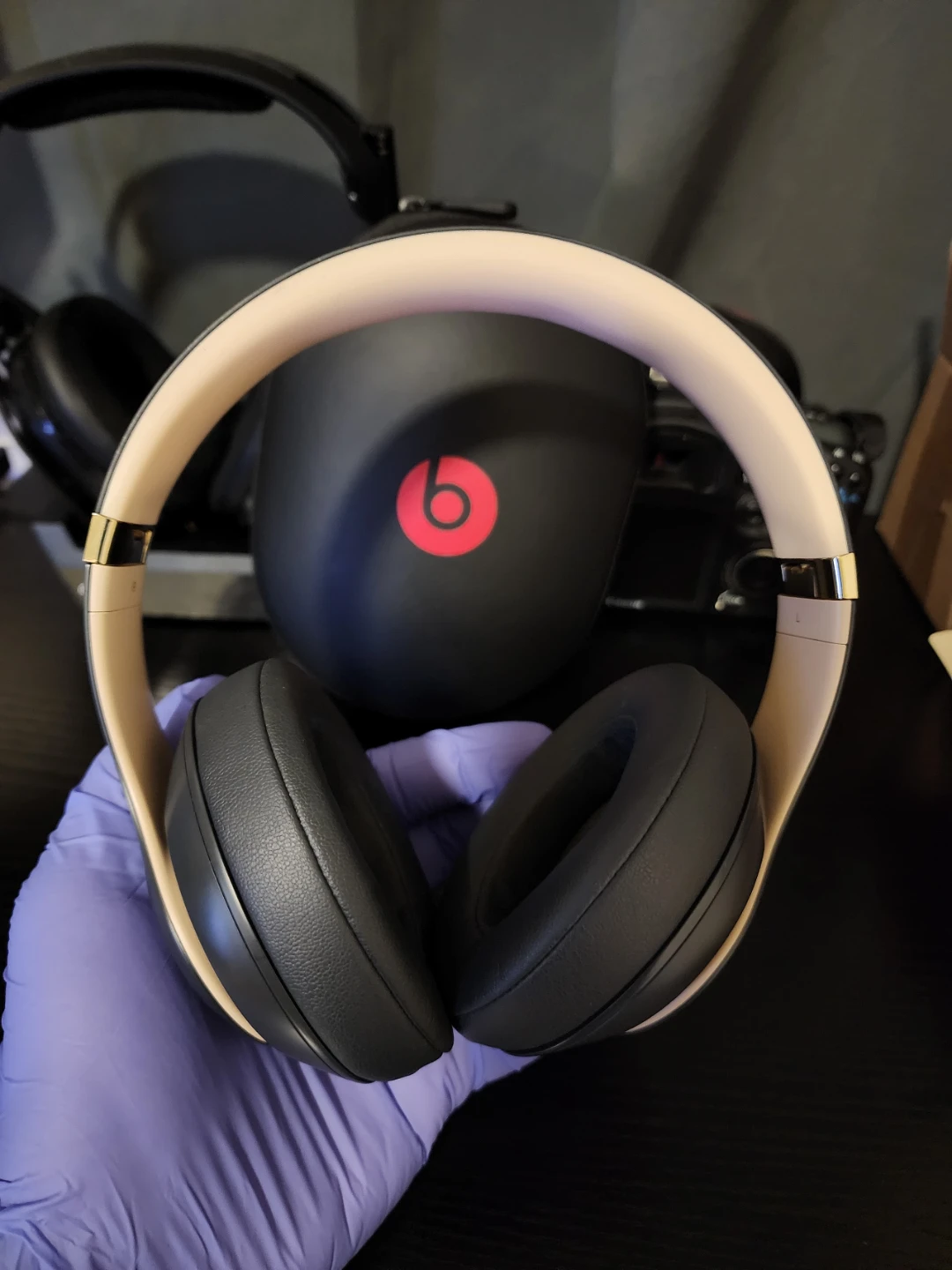 Beats Studio3 Wireless Headphones - Gray/Gold - photo 3