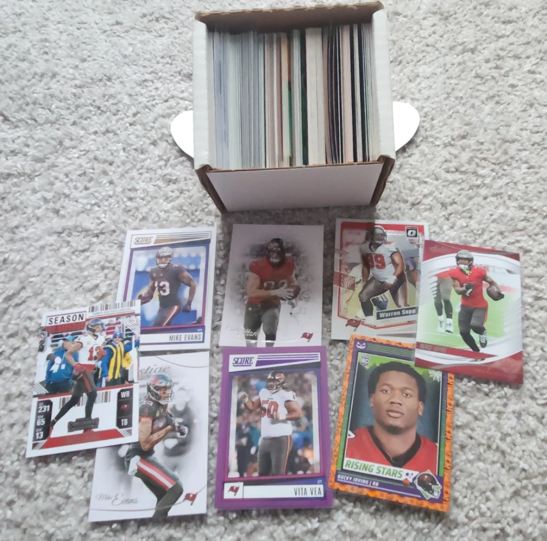 Tampa Bay Buccaneers, 200 Football Cards Team lot - photo 2