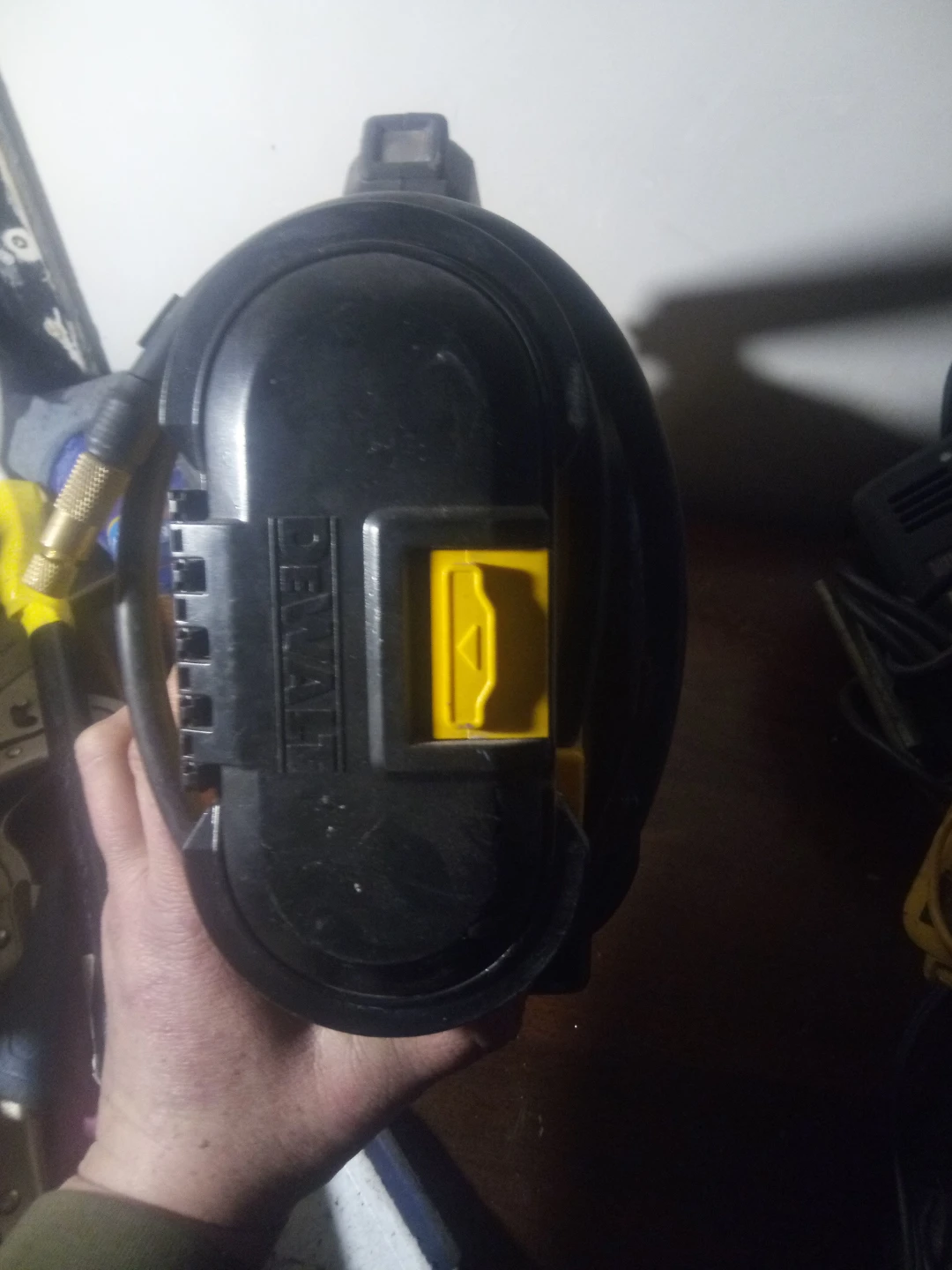DeWalt 20V Lithium Ion Portable Air Compressor - photo 3