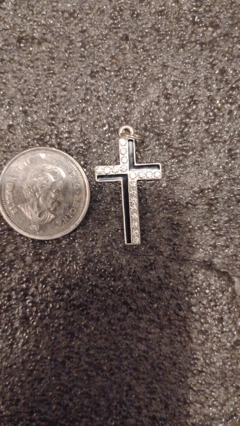 🥕Silver-tone Cross Pendant with Rhinestones