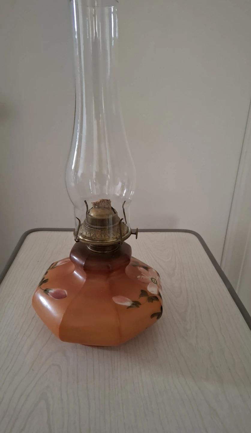 Vintage Floral Oil Lamp - photo 2