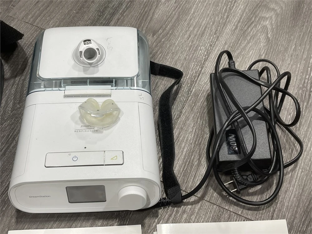 Philips Respironics DreamStation CPAP Machine with Accessories