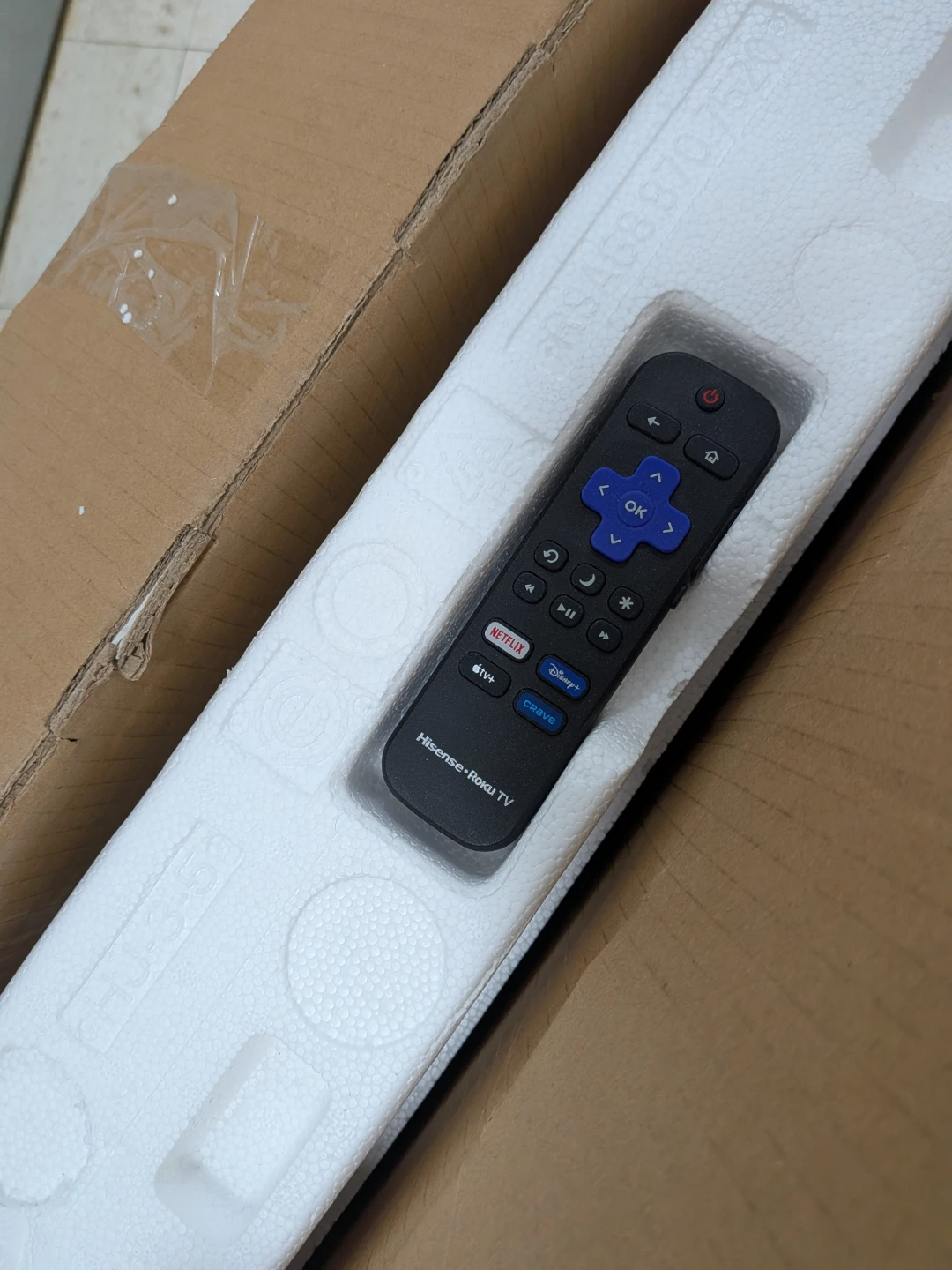 Hisense Roku TV 43" UHD 4K R6 Series - photo 3