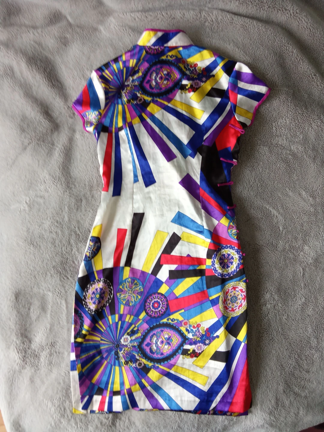 Vibrant Abstract Print Short Sleeve Cheongsam Dress XS - photo 2